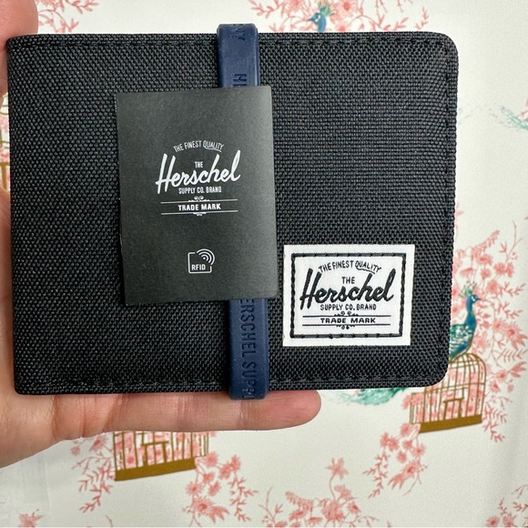 Herschel Supply Company Bags 92 Nwt The Herschel Bifold Wallet